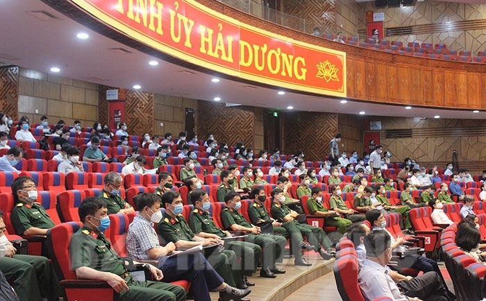 Các đại biểu dự hội nghị trực tuyến toàn quốc nghiên cứu, học tập chuyên đề toàn khóa Đại hội XIII của Đảng về học tập và làm theo tư tưởng, đạo đức, phong cách Hồ Chí Minh tại điểm cầu Hải Dương